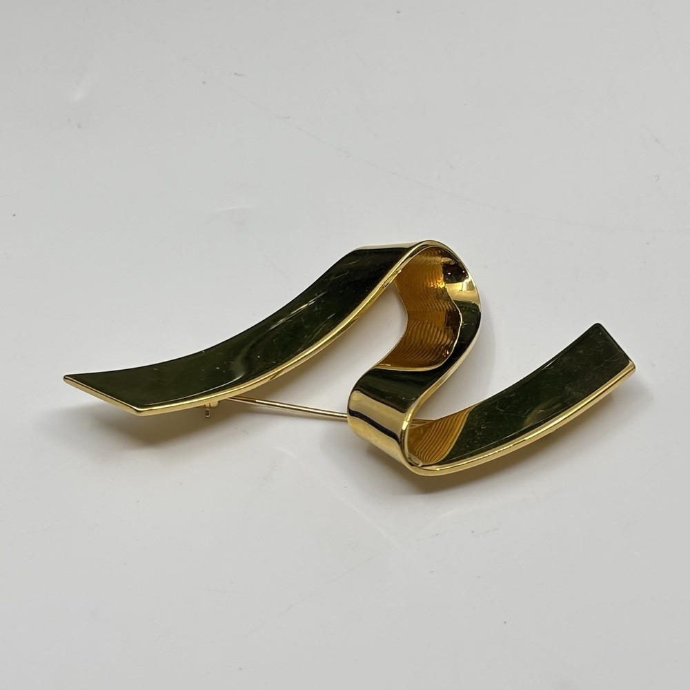 Vintage Monet Gold Tone Ribbon Brooch Sculptural Abstract Wave Statement Pin 3"